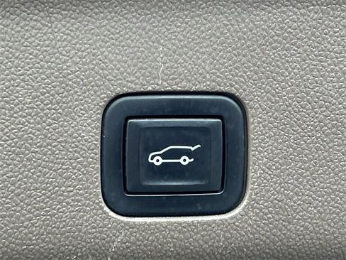 Used 2021 GMC Yukon Denali w/ Max Trailering Package image 16