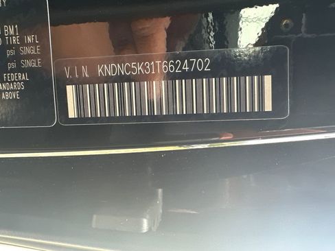 New 2026 Kia Carnival EX FWD image 35