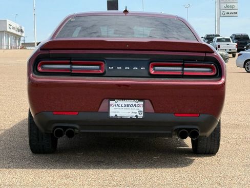 Used 2021 Dodge Challenger SXT RWD image 5