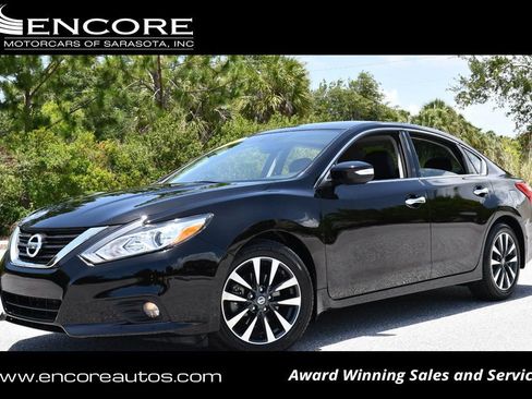 Used 2016 Nissan Altima 2.5 SL w/ Moonroof Package FWD image 1