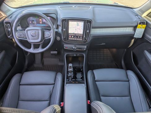 New 2026 Volvo XC40 B5 Plus w/ Protection Package Premier image 28