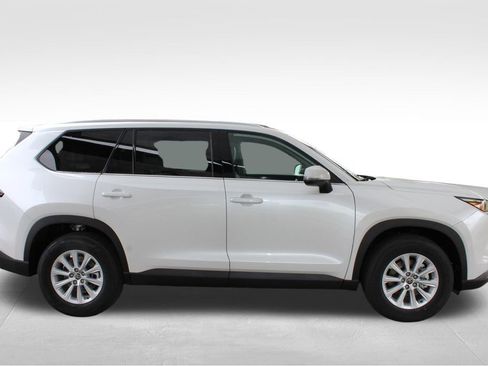 New 2026 Toyota Grand Highlander AWD image 17