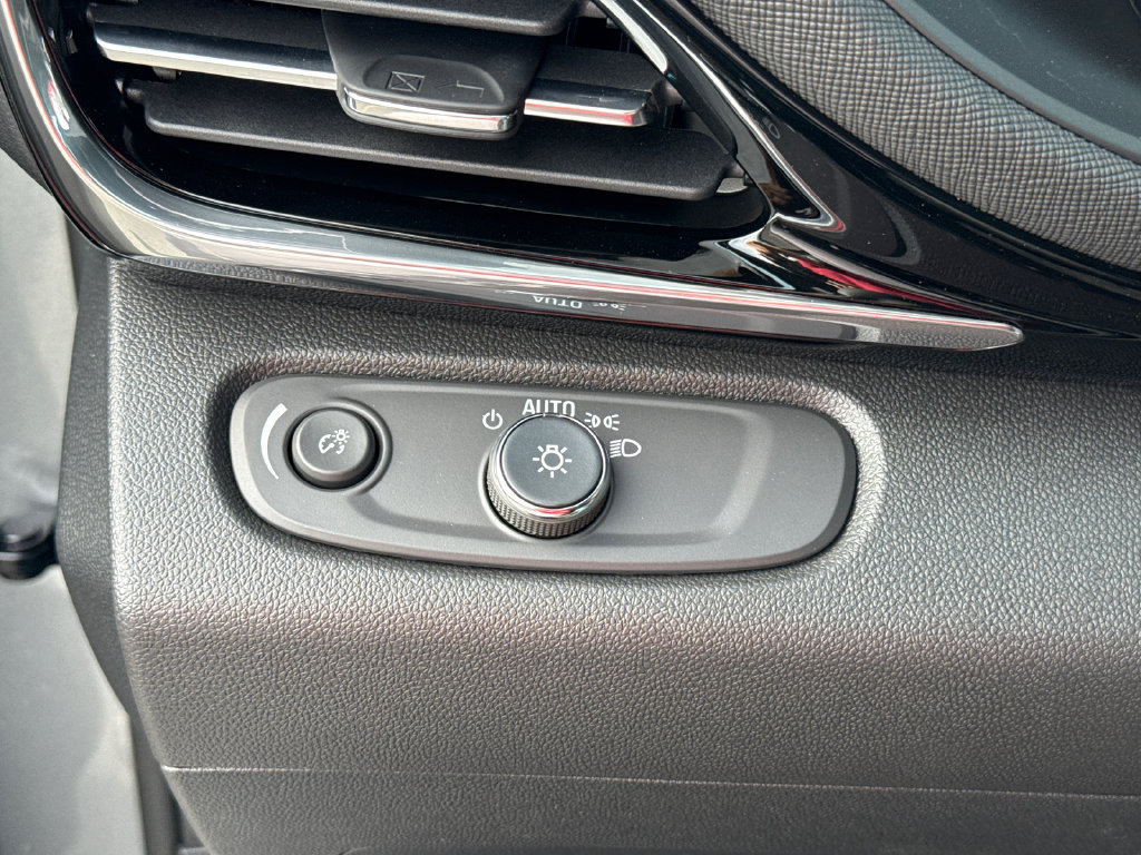 New 2026 Buick Envista Sport Touring w/ Convenience I Package FWD image 18