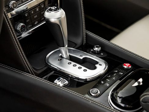 Used 2015 Bentley Continental GT image 22