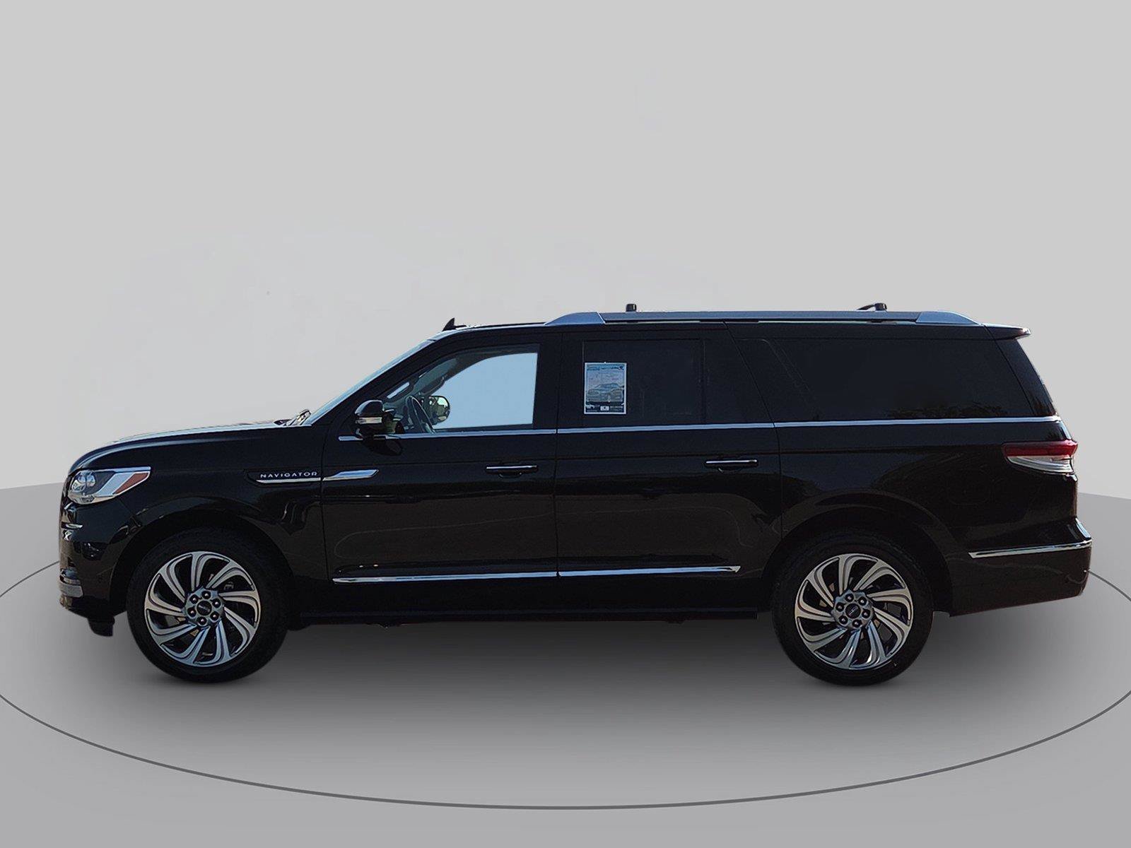 Used 2022 Lincoln Navigator L Reserve AWD/4WD image 6
