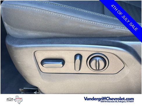 Used 2022 Chevrolet Silverado 2500 Custom w/ Custom Value Package AWD/4WD image 24