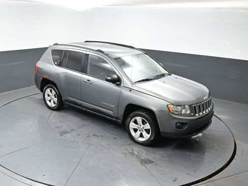 Used 2011 Jeep Compass 4WD image 41