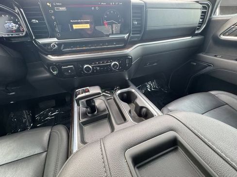 Used 2022 GMC Sierra 1500 Elevation w/ Elevation Premium Package image 3