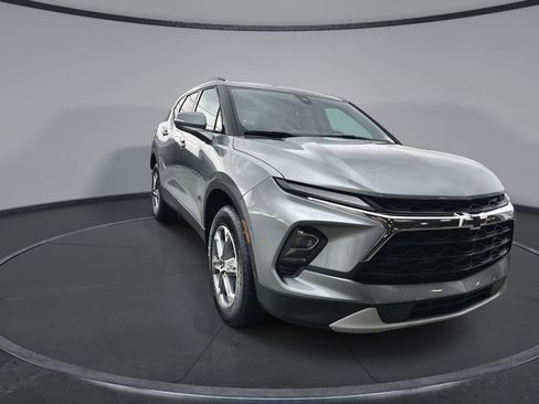 New 2026 Chevrolet Blazer LT w/ Sound & Technology Package AWD/4WD image 2