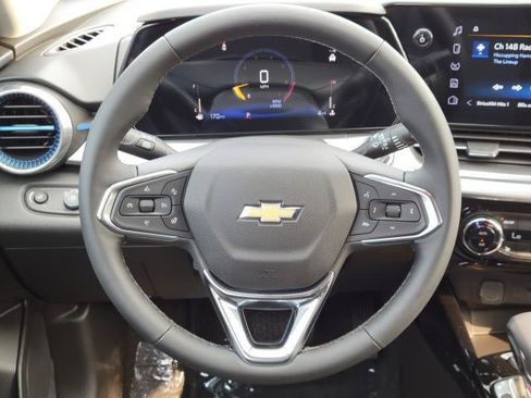 New 2026 Chevrolet Trax LT w/ LT Convenience Package FWD image 28