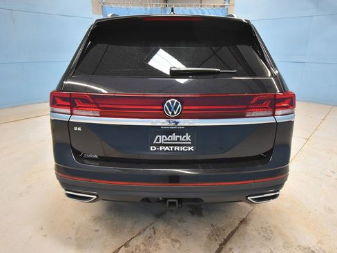 Used 2024 Volkswagen Atlas SE w/ Black Wheel Package image 35