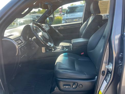 Used 2021 Lexus GX 460 Premium w/ Accessory Package AWD/4WD image 10