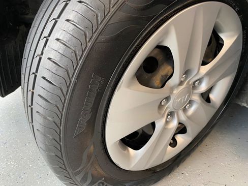 Used 2016 Kia Forte LX image 21