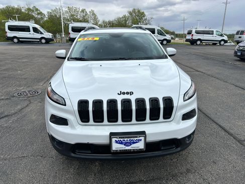 Used 2017 Jeep Cherokee High Altitude AWD/4WD image 9