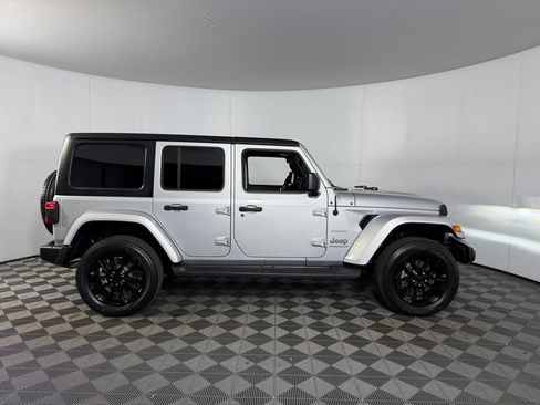 Used 2023 Jeep Wrangler Unlimited Sahara AWD/4WD image 6