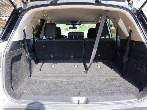 Used 2024 Nissan Pathfinder SV FWD image 21