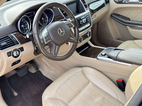 Used 2013 Mercedes-Benz GL 450 4MATIC w/ Premium 1 Pkg image 4