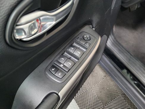 Used 2021 Jeep Cherokee Latitude Lux AWD/4WD image 27