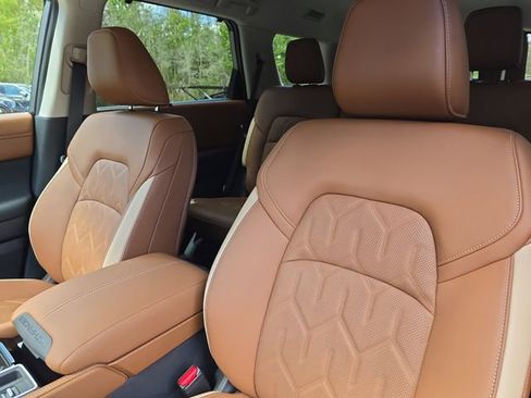 New 2026 Nissan Pathfinder Platinum image 23