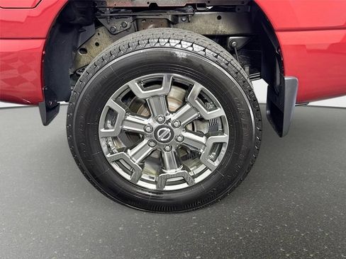 Used 2017 Nissan Titan SL w/ Chrome Package AWD/4WD image 32