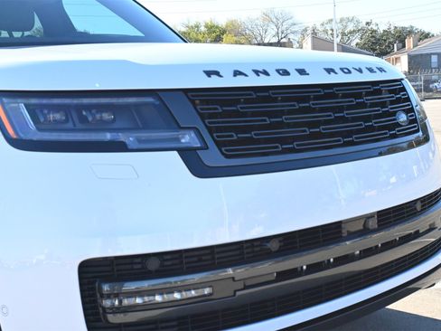 Used 2024 Land Rover Range Rover SE image 25