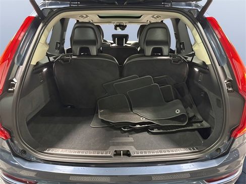 Used 2022 Volvo XC90 T5 Momentum w/ Advanced Package image 28