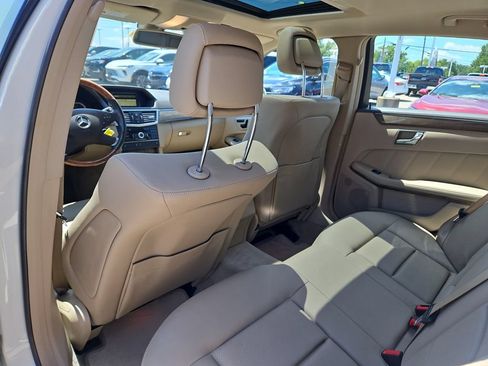 Used 2010 Mercedes-Benz E 350 4MATIC Sedan image 13