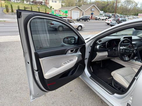 Used 2019 Genesis G70 3.3T Advanced w/ Elite Package image 10