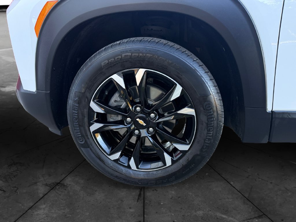 Used 2023 Chevrolet TrailBlazer LT w/ Convenience Package AWD/4WD image 14