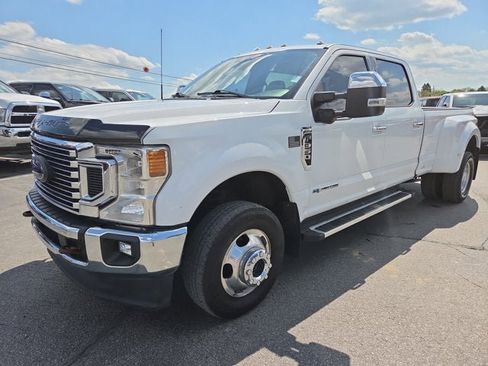 Used 2022 Ford F350 XLT w/ XLT Premium Package AWD/4WD image 2
