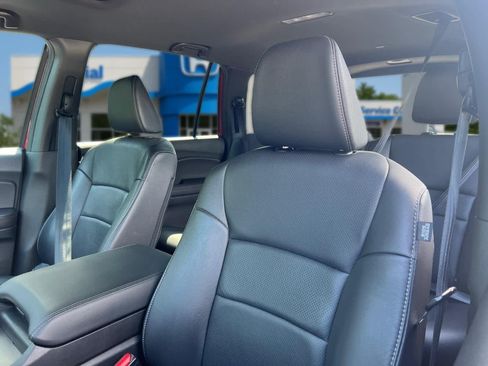 Used 2025 Honda Passport EX-L image 13
