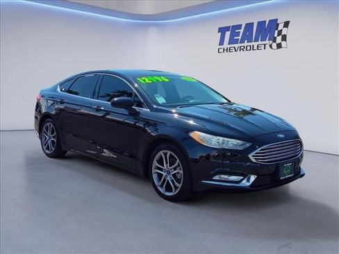 Used 2017 Ford Fusion SE w/ Equipment Group 201A FWD image 5