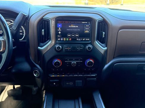 Used 2021 Chevrolet Silverado 1500 High Country w/ Technology Package AWD/4WD image 18