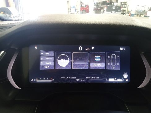 Used 2024 Jeep Grand Cherokee Altitude image 15