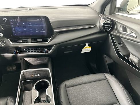 Used 2025 Chevrolet Equinox LT w/ Convenience Package II AWD/4WD image 26