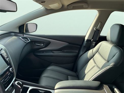 Used 2024 Nissan Murano SV w/ SV Midnight Edition Package image 17