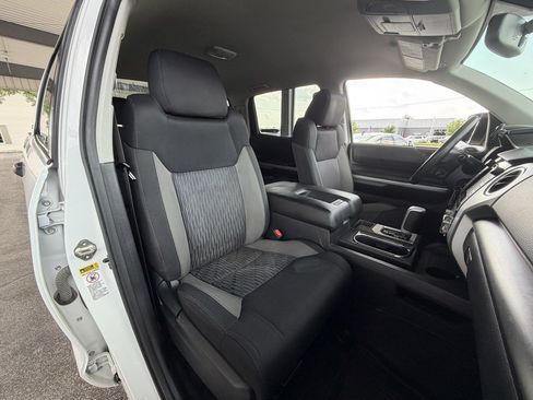 Used 2017 Toyota Tundra SR5 w/ SR5 Upgrade Package AWD/4WD image 27