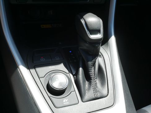 Used 2023 Toyota RAV4 XSE AWD/4WD image 24