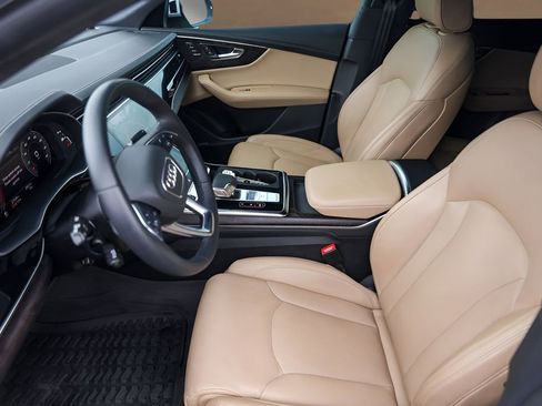 Used 2023 Audi Q8 Prestige image 9
