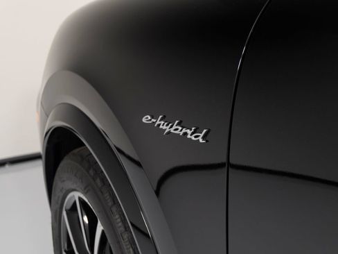 Certified 2025 Porsche Cayenne S AWD/4WD image 48