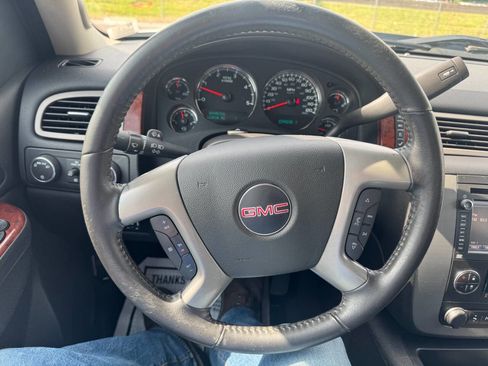 Used 2014 GMC Sierra 2500 SLT w/ SLT Convenience Package AWD/4WD image 22