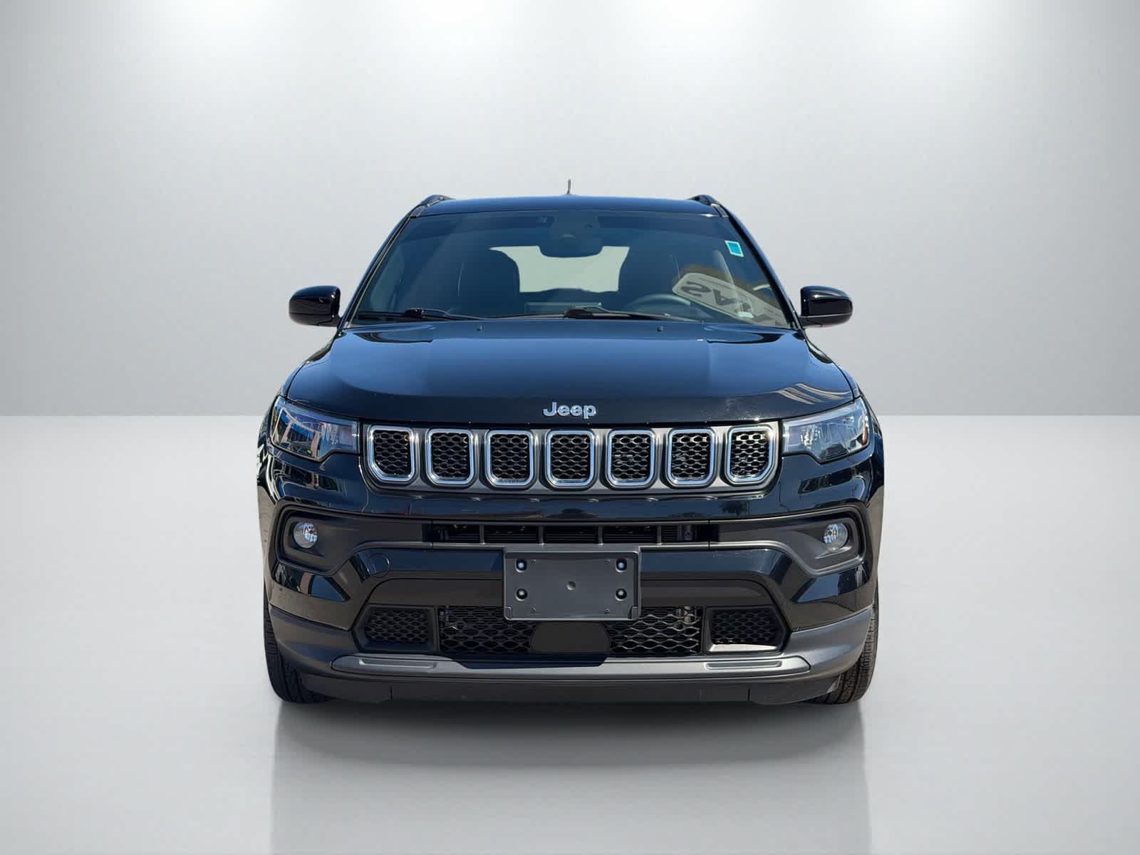 Used 2023 Jeep Compass Latitude AWD/4WD image 11