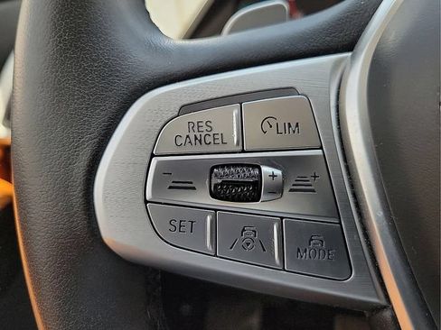 Used 2021 BMW X7 xDrive40i w/ Premium Package 2 AWD/4WD image 25