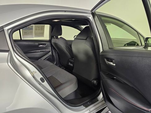 Used 2025 Toyota Corolla SE w/ SE Premium Package image 34