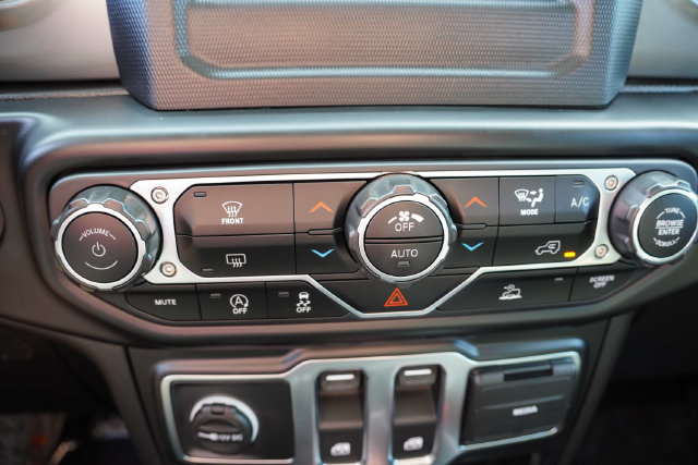 Used 2021 Jeep Wrangler Sport AWD/4WD image 27