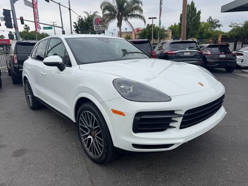 Used 2020 Porsche Cayenne AWD/4WD image 2