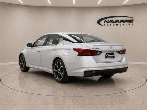 Used 2024 Nissan Altima 2.5 SR FWD image 5