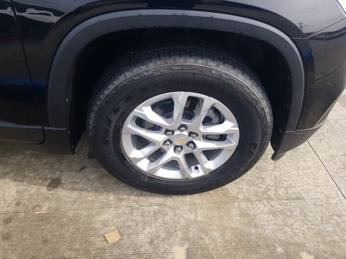 Used 2021 Chevrolet Traverse LS FWD image 22