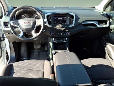 Used 2023 GMC Terrain SLE w/ Driver Convenience Package FWD image 13