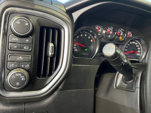 Used 2019 Chevrolet Silverado 1500 LT image 38